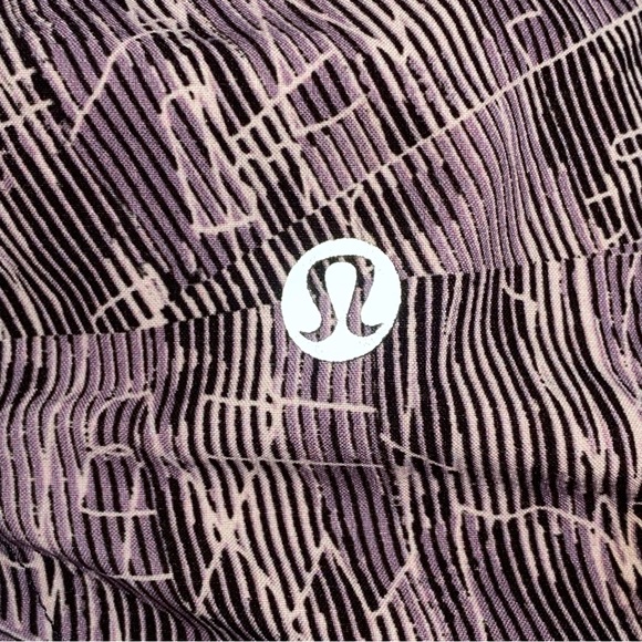 Lululemon T.H.E 7” linerless shorts black purple Parallel Divide Dusky Lavender - Picture 7 of 11